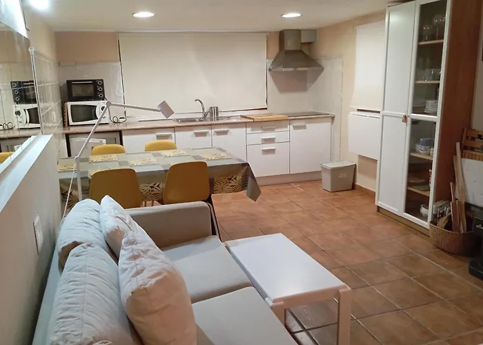 Semesterbostad Casa El Sereno Salas Bajas